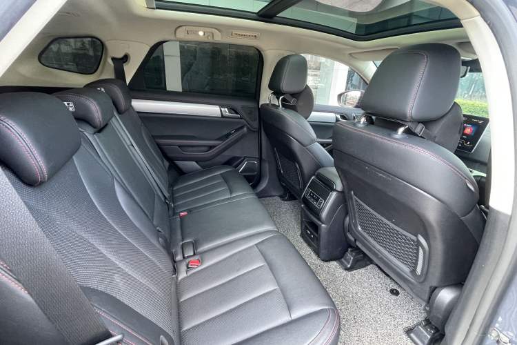 Used BYD Tang New Energy 2018 DM 2.0T All-Wheel Drive Smart Connectivity Luxury Model 7 Seats China V Emission Standard Interior 7