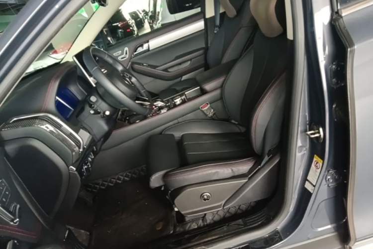 Used BYD Tang New Energy 2018 DM 2.0T All-Wheel Drive Smart Connect Elite 7-Seater China V Emission Standard Left Front Seat