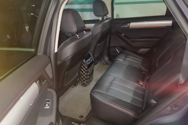 Used BYD Tang New Energy 2018 DM 2.0T All-Wheel Drive Smart Connectivity Luxury Model 7 Seats China V Emission Standard Left Rear Seat