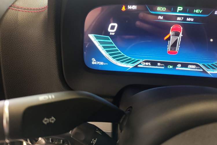 Used BYD Tang New Energy 2018 DM 2.0T All-Wheel Drive Smart Connect Genesis Edition 7 Seats China V Emission Standard Odometer Close Up