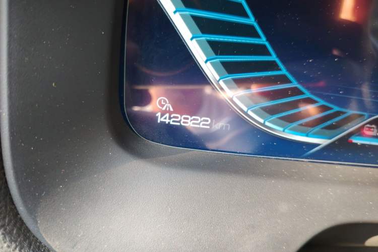 Used BYD Tang New Energy 2018 DM 2.0T All-Wheel Drive Smart Connect Genesis Edition 7 Seats China V Emission Standard Odometer Close Up
