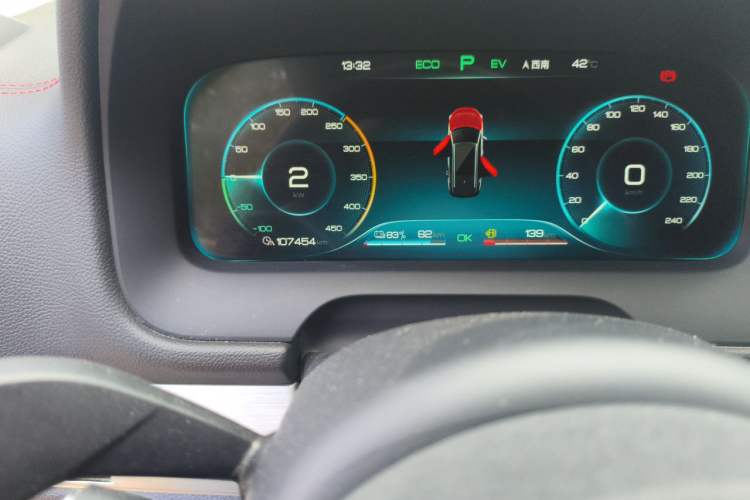 Used BYD Tang New Energy 2018 DM 2.0T All-Wheel Drive Smart Connect Genesis Edition 7 Seats China V Emission Standard Odometer Close Up