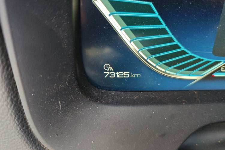 Used BYD Tang New Energy 2018 DM 2.0T All-Wheel Drive Smart Connect Genesis Edition 7 Seats China V Emission Standard Odometer Close Up
