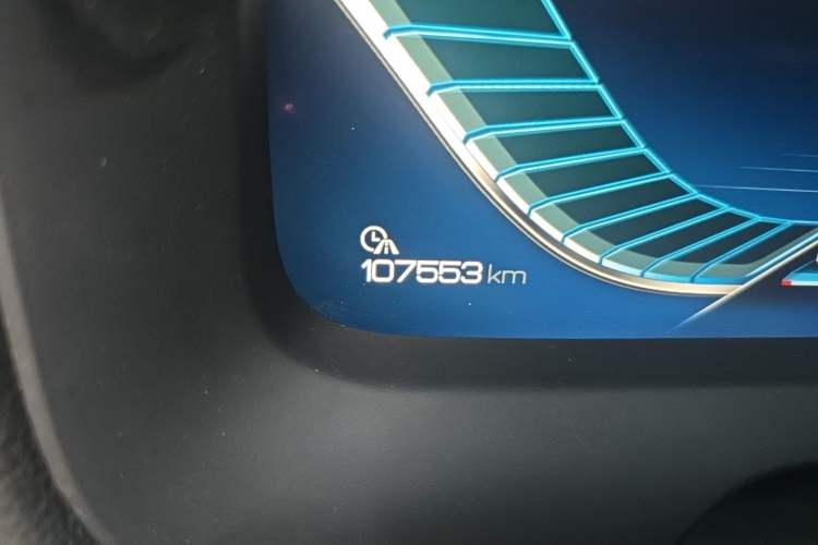 Used BYD Tang New Energy 2018 DM 2.0T All-Wheel Drive Smart Connect Elite 7-Seater China V Emission Standard Odometer Close Up