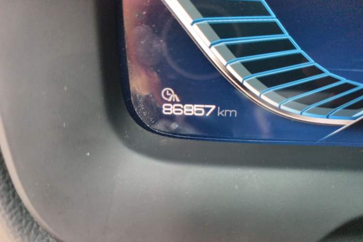 Used BYD Tang New Energy 2018 DM 2.0T All-Wheel Drive Smart Connect Elite 7-Seater China V Emission Standard Odometer Close Up