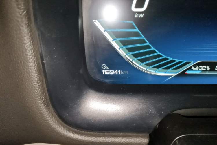 Used BYD Tang New Energy 2018 DM 2.0T All-Wheel Drive Smart Connectivity Enjoyment Model 5 Seats China V Emission Standard Odometer Close Up