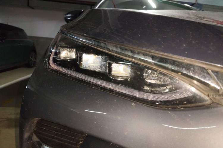 Used BYD Tang New Energy 2018 DM 2.0T All-Wheel Drive Smart Connectivity Luxury Model 7 Seats China V Emission Standard Right Front Headlight