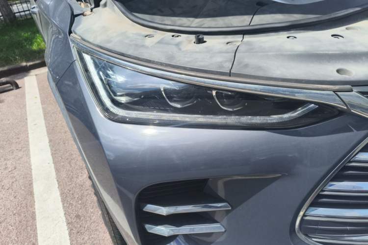 Used BYD Tang New Energy 2018 DM 2.0T All-Wheel Drive Smart Connect Genesis Edition 7 Seats China V Emission Standard Right Front Headlight