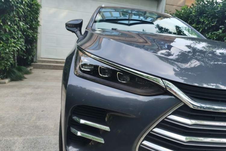 Used BYD Tang New Energy 2018 DM 2.0T All-Wheel Drive Smart Connect Genesis Edition 7 Seats China V Emission Standard Right Front Headlight