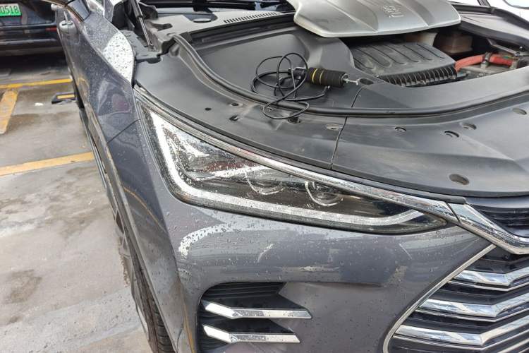 Used BYD Tang New Energy 2018 DM 2.0T All-Wheel Drive Smart Connect Elite 7-Seater China V Emission Standard Right Front Headlight