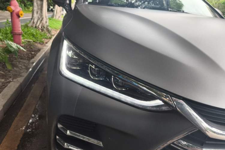 Used BYD Tang New Energy 2018 DM 2.0T All-Wheel Drive Smart Connect Advanced Model 7 Seats China V Emission Standard Right Front Headlight