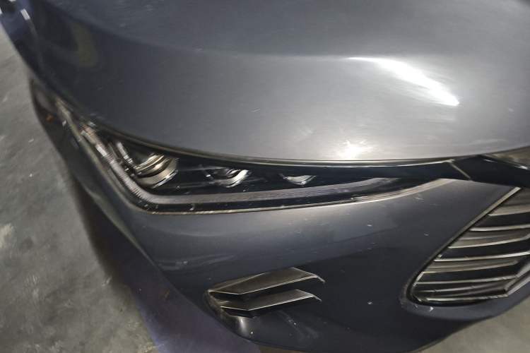 Used BYD Tang New Energy 2018 DM 2.0T All-Wheel Drive Smart Connectivity Luxury Model 7 Seats China V Emission Standard Right Front Headlight