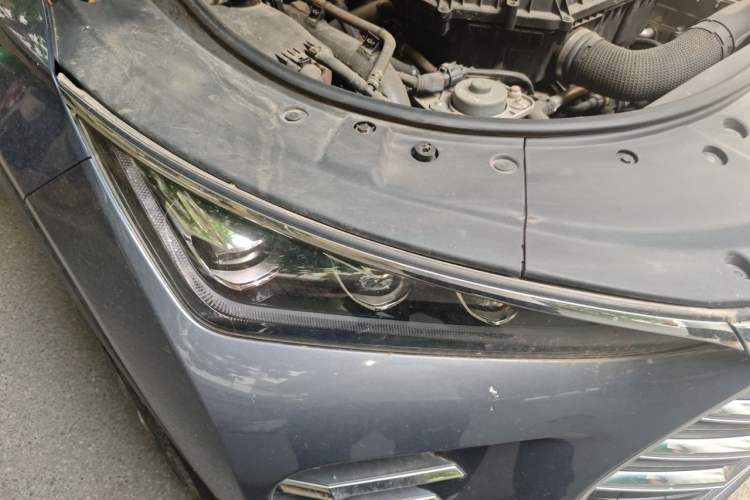 Used BYD Tang New Energy 2018 DM 2.0T All-Wheel Drive Smart Connectivity Luxury Model 7 Seats China V Emission Standard Right Front Headlight