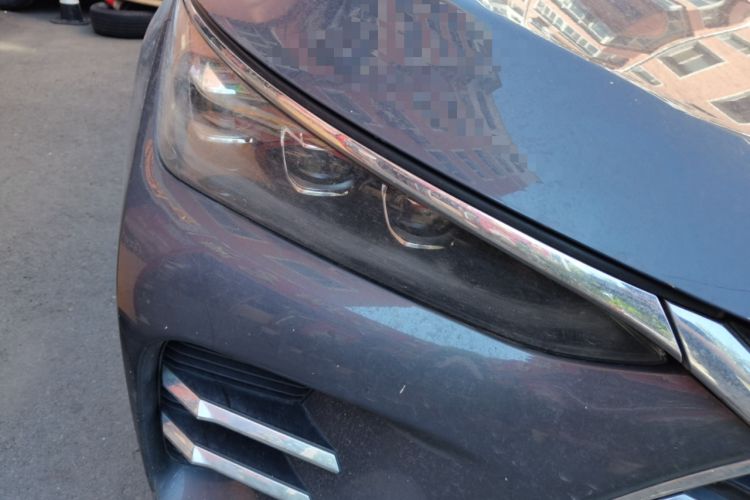 Used BYD Tang New Energy 2018 DM 2.0T All-Wheel Drive Smart Connectivity Luxury Model 7 Seats China V Emission Standard Right Front Headlight