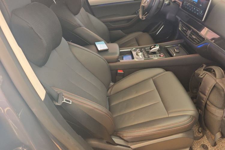 Used BYD Tang New Energy 2018 DM 2.0T All-Wheel Drive Smart Connectivity Luxury Model 7 Seats China V Emission Standard Right Front Seat