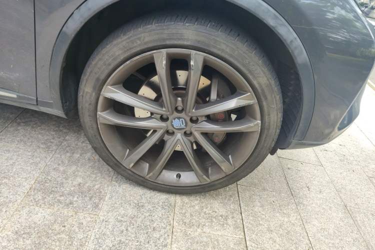 Used BYD Tang New Energy 2018 DM 2.0T All-Wheel Drive Smart Connect Genesis Edition 7 Seats China V Emission Standard Right Front Wheel Hub