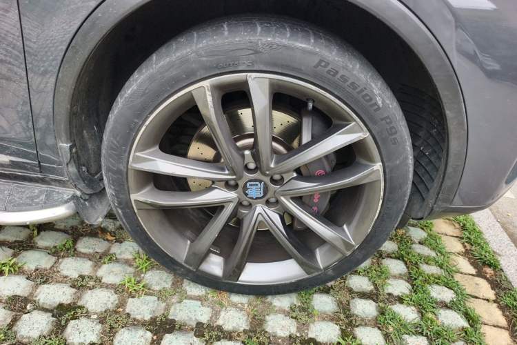 Used BYD Tang New Energy 2018 DM 2.0T All-Wheel Drive Smart Connect Elite 7-Seater China V Emission Standard Right Front Wheel Hub