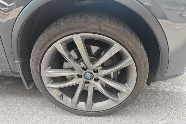 Used BYD Tang New Energy 2018 DM 2.0T All-Wheel Drive Smart Connectivity Luxury Model 7 Seats China V Emission Standard Right Front Wheel Hub