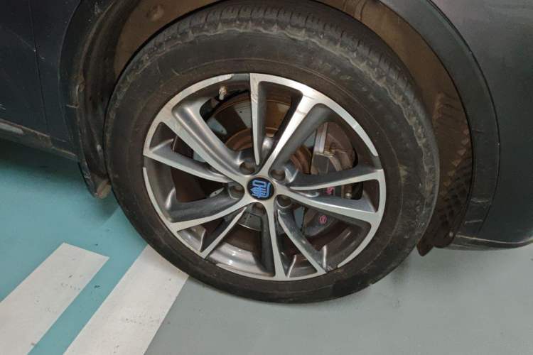 Used BYD Tang New Energy 2018 DM 2.0T All-Wheel Drive Smart Connect Elite 7-Seater China V Emission Standard Right Front Wheel Hub