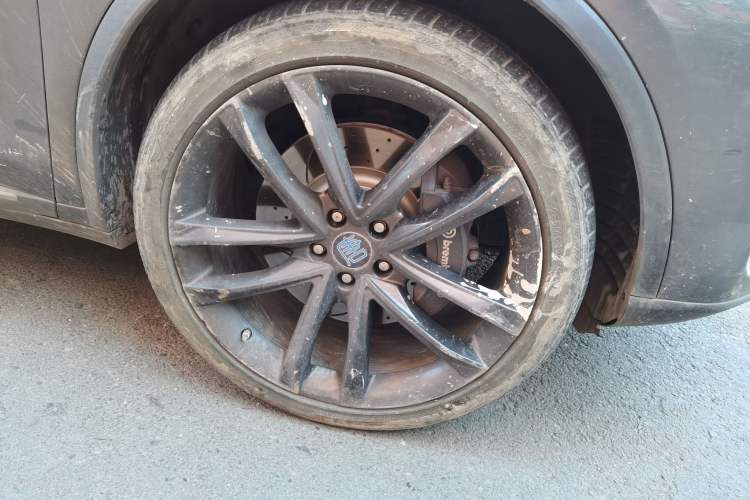 Used BYD Tang New Energy 2018 DM 2.0T All-Wheel Drive Smart Connectivity Luxury Model 7 Seats China V Emission Standard Right Front Wheel Hub
