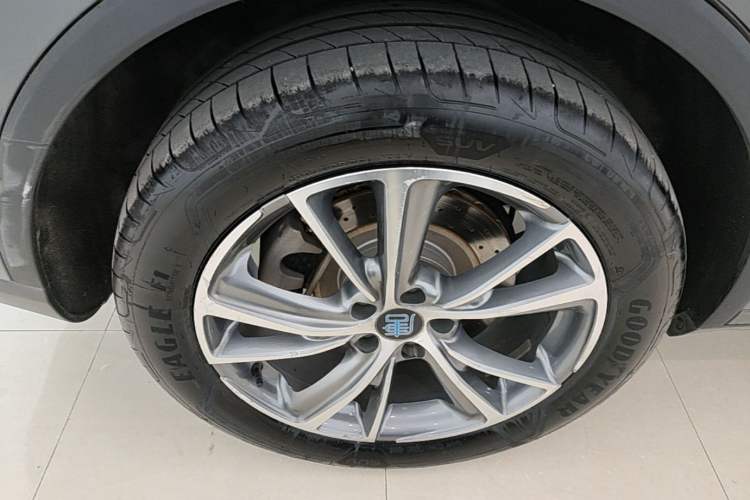 Used BYD Tang New Energy 2018 DM 2.0T All-Wheel Drive Smart Connectivity Luxury Model 7 Seats China V Emission Standard Right Rear Wheel Hub