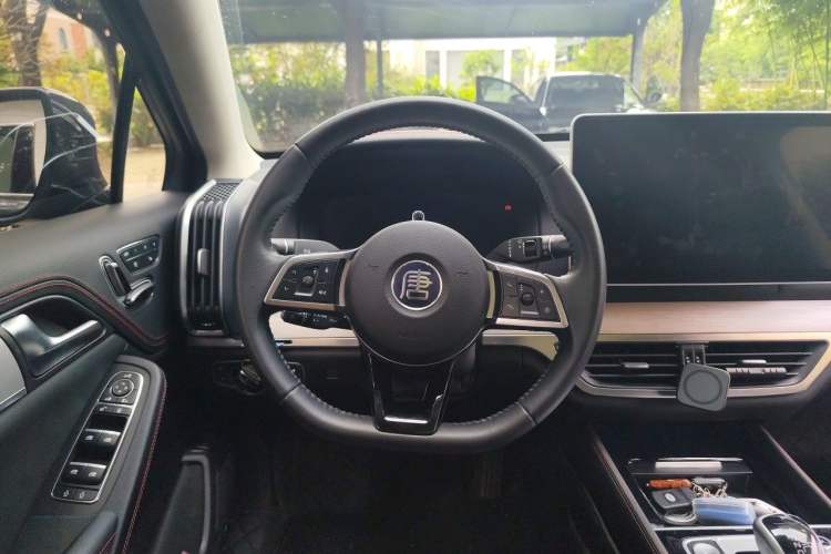 Used BYD Tang New Energy 2018 DM 2.0T All-Wheel Drive Smart Connect Genesis Edition 7 Seats China V Emission Standard Steering Wheel