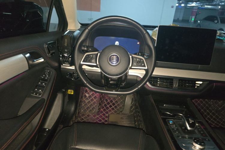 Used BYD Tang New Energy 2018 DM 2.0T All-Wheel Drive Smart Connectivity Luxury Model 7 Seats China V Emission Standard Steering Wheel