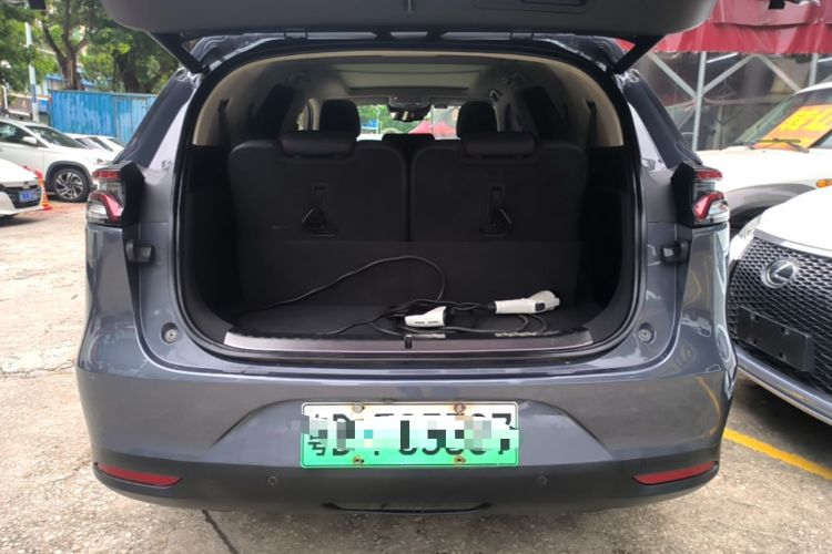 Used BYD Tang New Energy 2018 DM 2.0T All-Wheel Drive Smart Connectivity Luxury Model 7 Seats China V Emission Standard Trunk