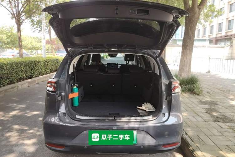 Used BYD Tang New Energy 2018 DM 2.0T All-Wheel Drive Smart Connectivity Luxury Model 7 Seats China V Emission Standard Trunk