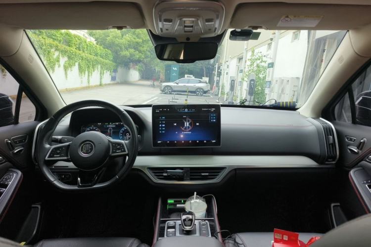 Used BYD Tang New Energy 2018 DM 2.0T All-Wheel Drive Smart Connectivity Luxury Model 7 Seats China V Emission Standard Center Console