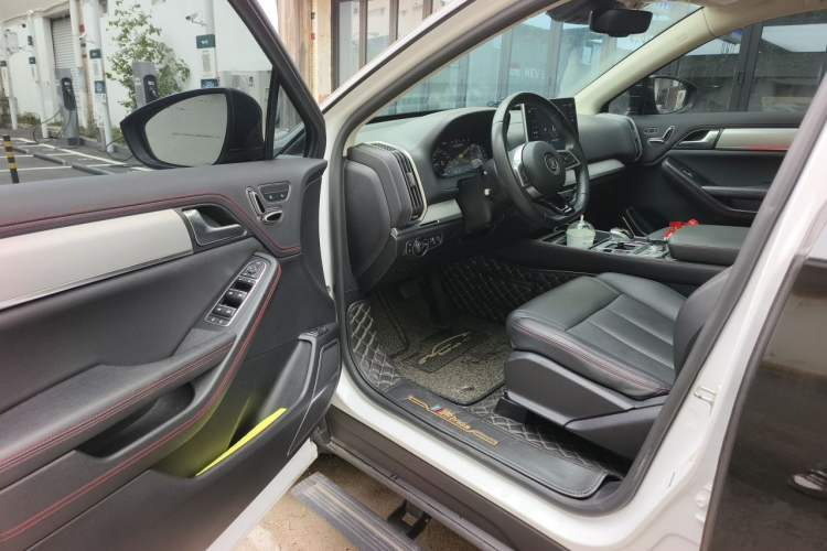 Used BYD Tang New Energy 2018 DM 2.0T All-Wheel Drive Smart Connectivity Luxury Model 7 Seats China V Emission Standard Driver Seat