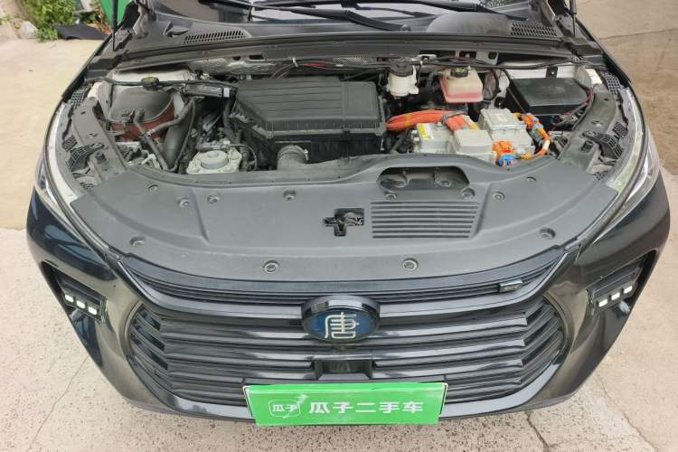 Used BYD Tang New Energy 2018 DM 2.0T All-Wheel Drive Smart Connectivity Luxury Model 7 Seats China V Emission Standard Engine Bay