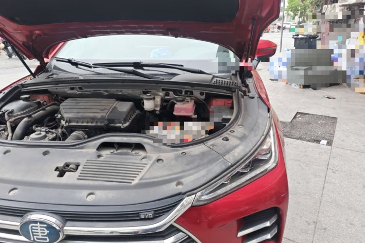 Used BYD Tang New Energy 2018 DM 2.0T All-Wheel Drive Smart Connectivity Luxury Model 7 Seats China V Emission Standard Engine Bay Left