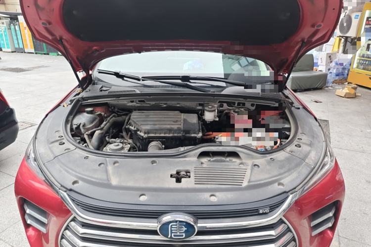 Used BYD Tang New Energy 2018 DM 2.0T All-Wheel Drive Smart Connectivity Luxury Model 7 Seats China V Emission Standard Engine Bay