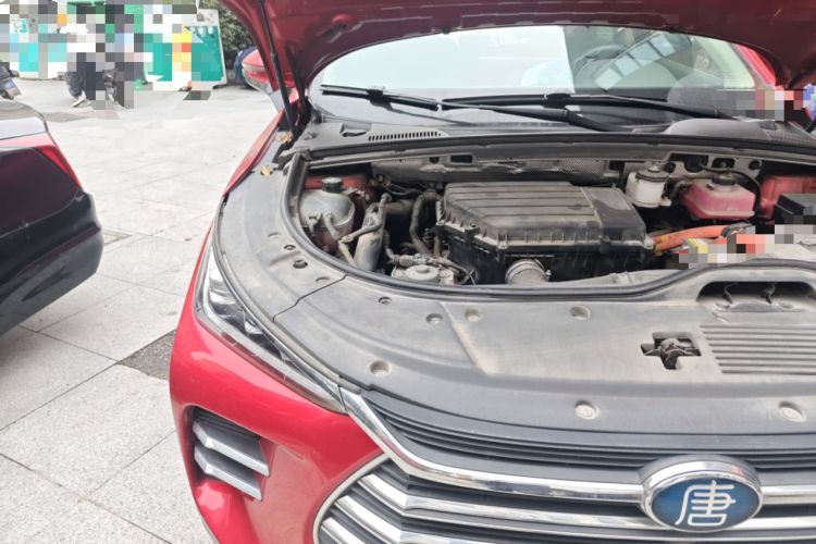 Used BYD Tang New Energy 2018 DM 2.0T All-Wheel Drive Smart Connectivity Luxury Model 7 Seats China V Emission Standard Engine Bay Right