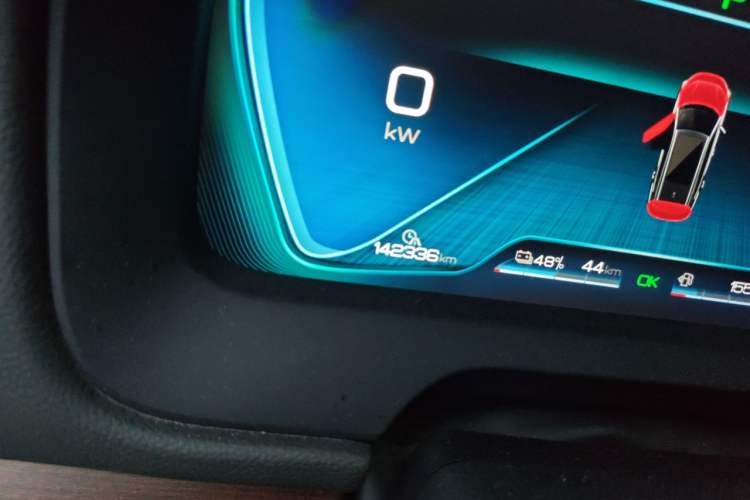 Used BYD Tang New Energy 2018 DM 2.0T All-Wheel Drive Smart Connect Elite 7-Seater China V Emission Standard Odometer Close Up