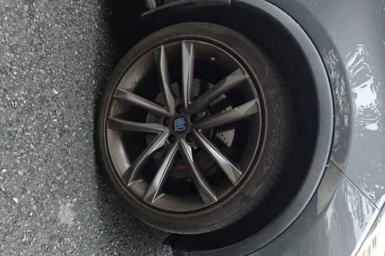 Used BYD Tang New Energy 2018 DM 2.0T All-Wheel Drive Smart Connect Elite 7-Seater China V Emission Standard Right Front Wheel Hub