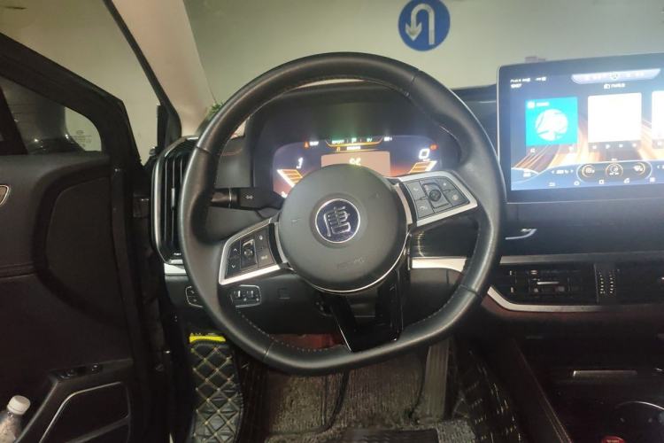Used BYD Tang New Energy 2018 DM 2.0T All-Wheel Drive Smart Connectivity Luxury Model 7 Seats China V Emission Standard Steering Wheel