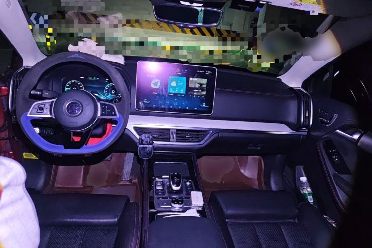 Used BYD Tang New Energy 2018 DM 2.0T All-Wheel Drive Smart Connect Genesis Edition 7 Seats China V Emission Standard Center Console