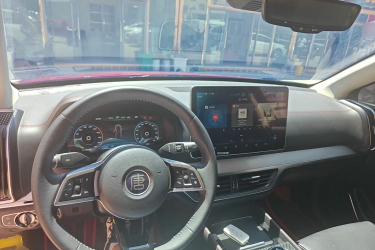 Used BYD Tang New Energy 2018 DM 2.0T All-Wheel Drive Smart Connect Genesis Edition 7 Seats China V Emission Standard Center Console