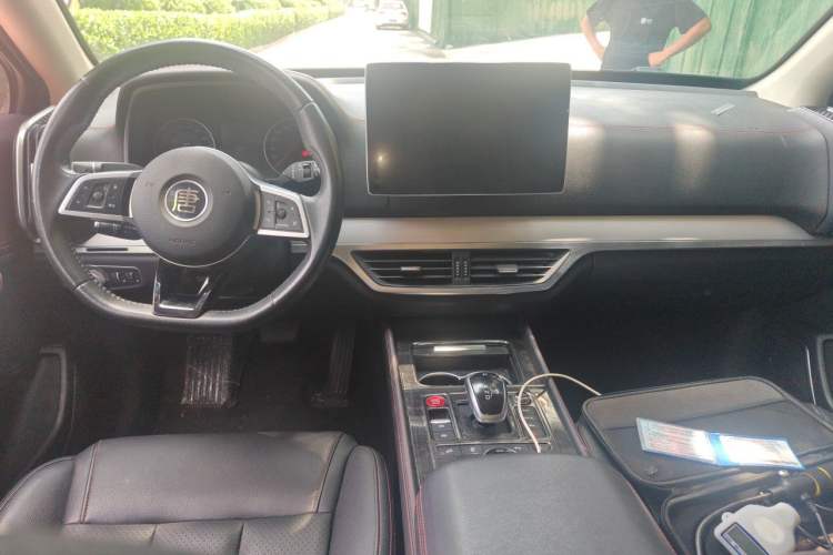 Used BYD Tang New Energy 2018 DM 2.0T All-Wheel Drive Smart Connect Advanced Model 7 Seats China V Emission Standard Center Console