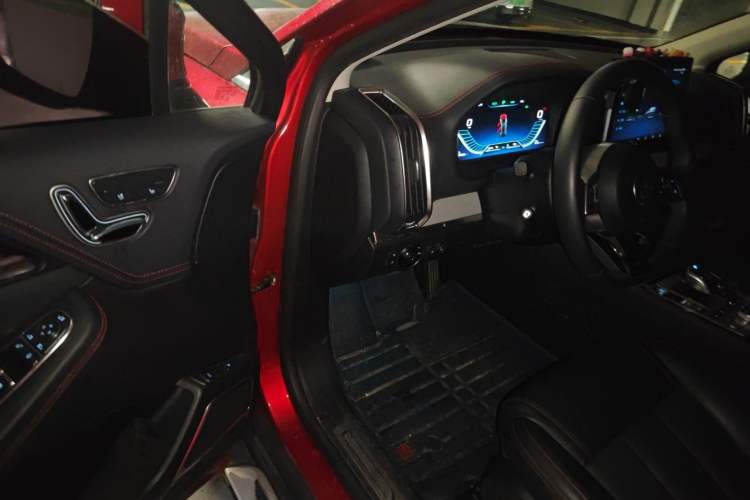 Used BYD Tang New Energy 2018 DM 2.0T All-Wheel Drive Smart Connectivity Luxury Model 7 Seats China V Emission Standard Driver Seat