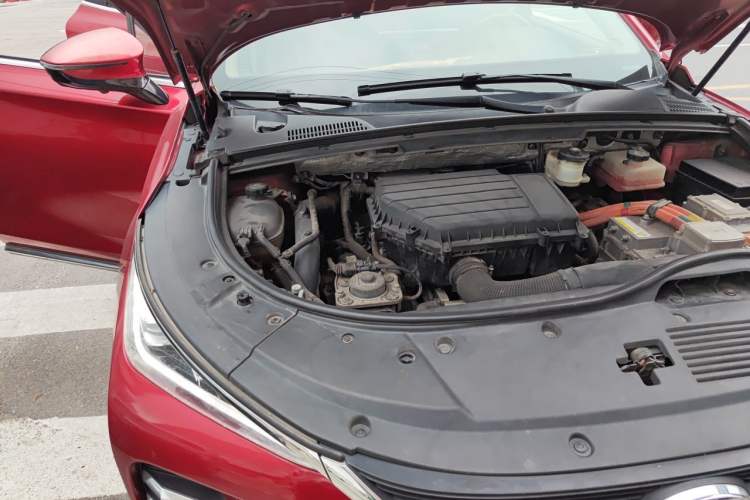 Used BYD Tang New Energy 2018 DM 2.0T All-Wheel Drive Smart Connect Advanced Model 7 Seats China V Emission Standard Engine Bay Right