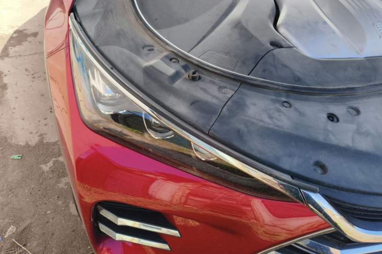 Used BYD Tang New Energy 2018 DM 2.0T All-Wheel Drive Smart Connect Genesis Edition 7 Seats China V Emission Standard Engine Bay Right