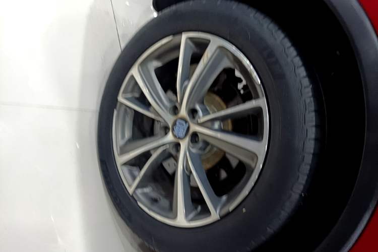 Used BYD Tang New Energy 2018 DM 2.0T All-Wheel Drive Smart Connectivity Luxury Model 7 Seats China V Emission Standard Exterior 2