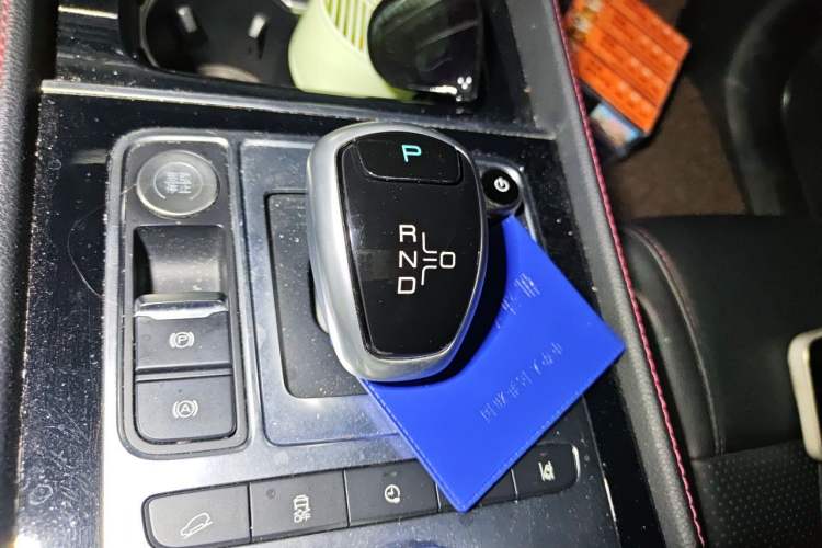 Used BYD Tang New Energy 2018 DM 2.0T All-Wheel Drive Smart Connectivity Luxury Model 7 Seats China V Emission Standard Gear Lever