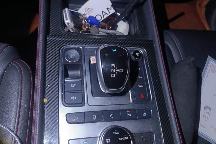 Used BYD Tang New Energy 2018 DM 2.0T All-Wheel Drive Smart Connectivity Luxury Model 7 Seats China V Emission Standard Gear Lever