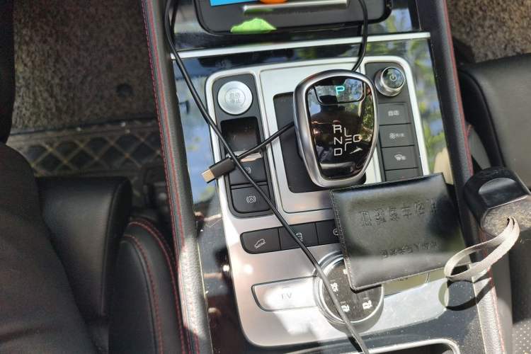 Used BYD Tang New Energy 2018 DM 2.0T All-Wheel Drive Smart Connect Elite 7-Seater China V Emission Standard Gear Lever