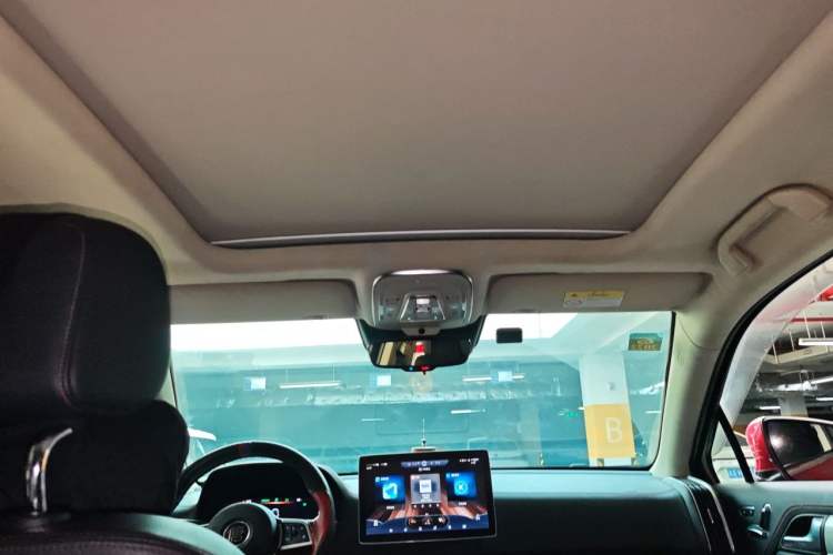 Used BYD Tang New Energy 2018 DM 2.0T All-Wheel Drive Smart Connectivity Luxury Model 7 Seats China V Emission Standard Headliner