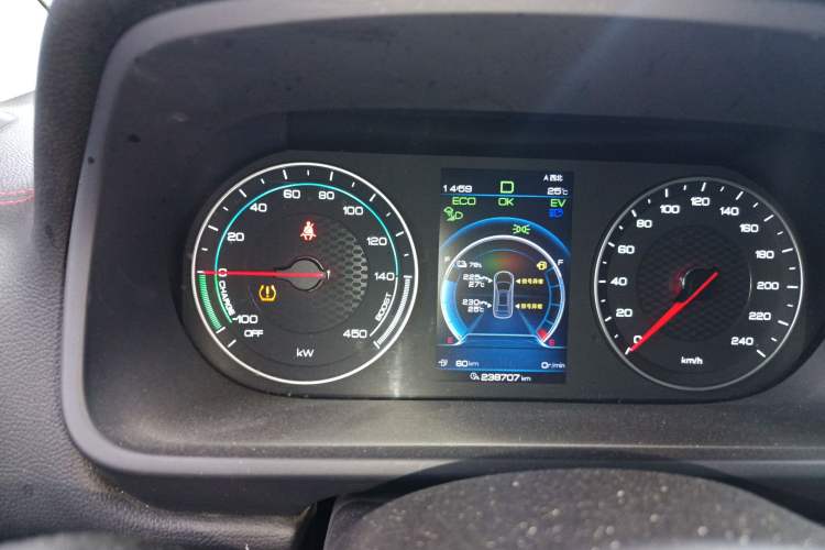 Used BYD Tang New Energy 2018 DM 2.0T All-Wheel Drive Smart Connect Advanced Model 7 Seats China V Emission Standard Instrument Cluster